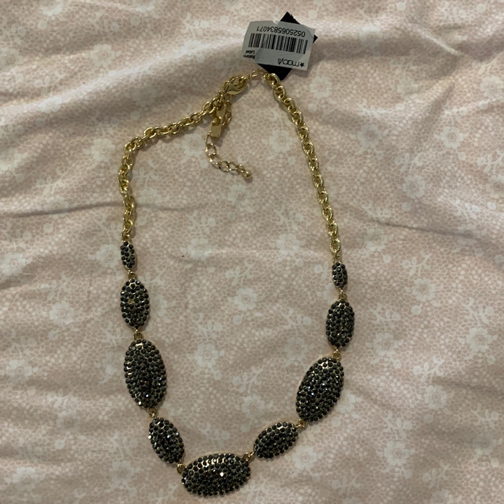 NWT INC International Concepts Hem Oval Necklace